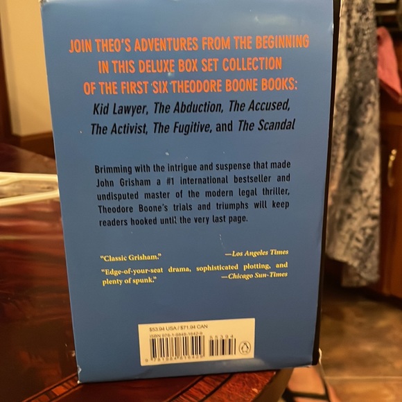 Join Theo’s adventures from the beginning in this DeluxeBox Collection - Picture 2 of 2